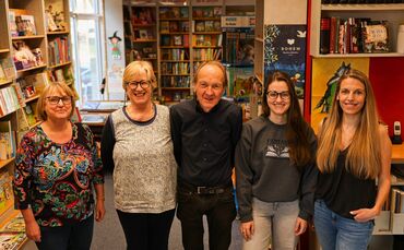 Das Team der Limes-Buchhandlung Welzheim. Von links: Silke Taufall-Langen, Ute Heyd, Werner Bredl, Larissa Leinss, Jennifer Hauß