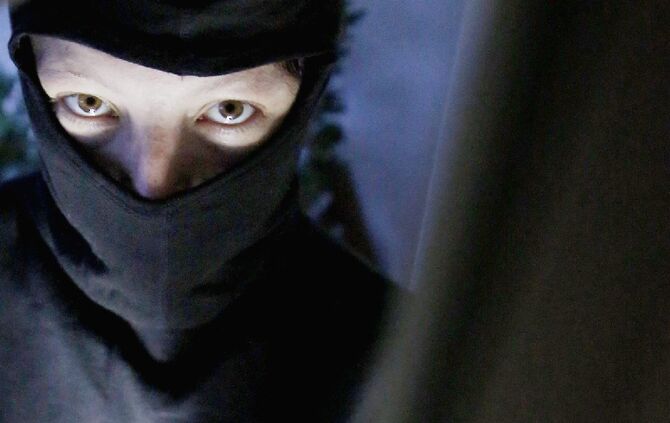 Die Polizei sucht Zeugen nach einem Einbruch. (Symbolfoto)