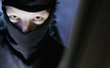 Die Polizei sucht Zeugen nach einem Einbruch. (Symbolfoto)