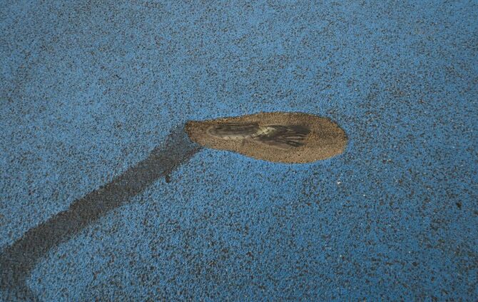 Loch in Fahrradbrücke in Tübingen