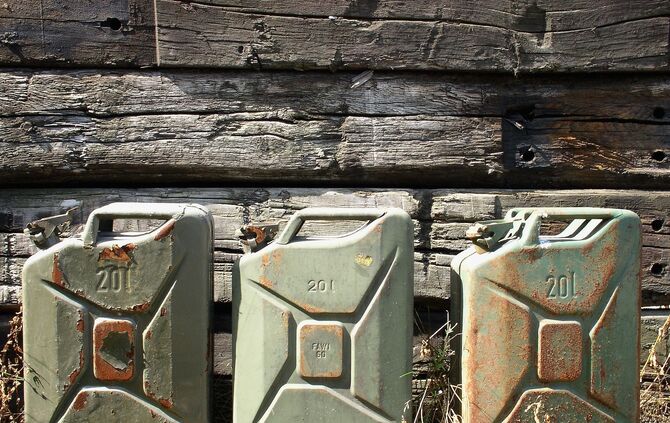 gasoline-canister-708568_1920_0