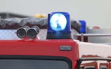 Feuerwehr Blaulicht Feuerwehrauto Brand Feuer Symbolbild Symbol Symbolfoto