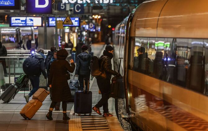 Nach Sperrung: Zugverkehr im Kölner Hauptbahnhof wieder frei