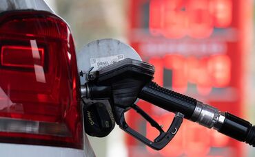 Die neuen Regeln für Preiserhöhungen an den Tankstellen kommen noch vor Ostern. (Archivbild)