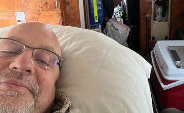 Selfie aus dem umgebauten, von der Versicherung gecharteten Learjet 35, der Johannes Bursch (61) von Bodø nach Stuttgart gefloge