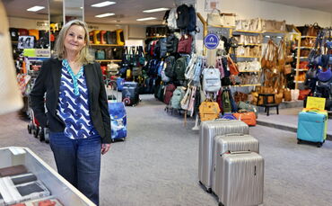 Sonja Dietrich-Demczenko in ihrem Laden mit über 300 Quadratmeter Verkaufsfläche.