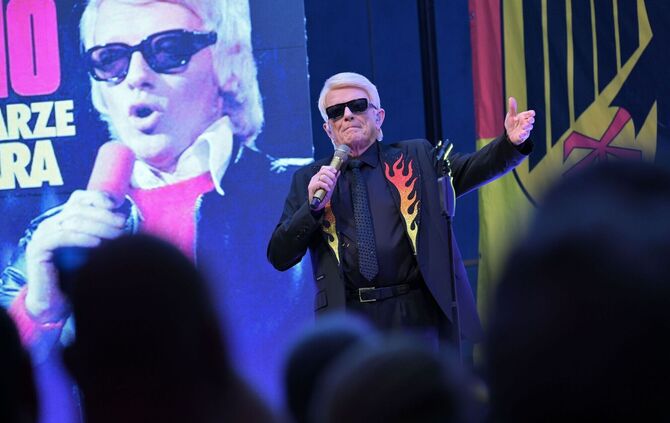 Konzert des Sängers Heino aus Solidarität mit Feuerwehrmann