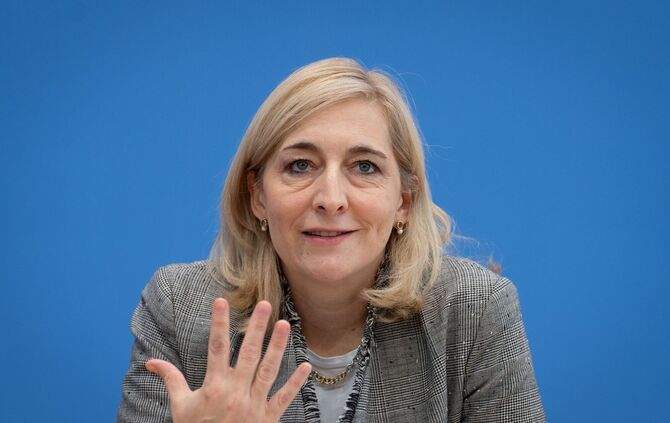 Gesundheitsministerin Warken