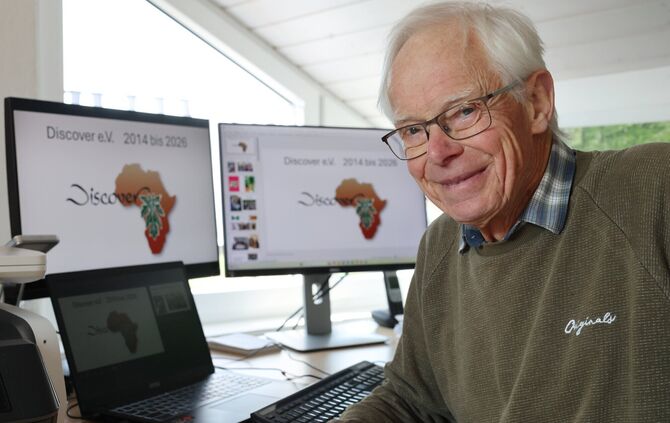 Keith Lindsey mit dem Logo des Vereins Discover - nach zwölf Jahren ist damit in Winnenden Schluss.