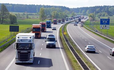 Die Dieselpreise steigen – und Speditionen schlagen Alarm. (Archivbild)