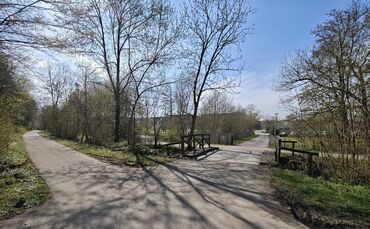 Die "Kreuzung" zwischen Schlosspark und Betriebshof des Zentrum für Psychiatrie. Der links anschließende Weg wird bis 2029 ausge