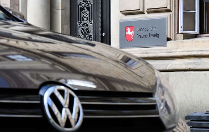 Erneut müssen sich fünf Angeklagte vor dem Landgericht Braunschweig verantworten.