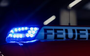 In Ludwigsburg brennen serienweise Mülltonnen. (Symbolbild)