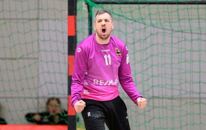 VfL-Keeper Levin Stasch erzielte gegen Willstätt zwei Tore und darf über zwei extrem wichtige Punkte jubeln.