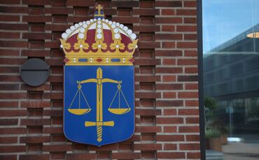 Ein Schwede soll seine Frau zu sexuellen Handlungen mit mehr als 100 Männern gezwungen haben. Jetzt ist Anklage gegen ihn erhobe