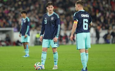 Angelo Stiller agierte gegen Ghana erneut als Taktgeber der DFB-Elf (rechts danaben: Joshua Kimmich).