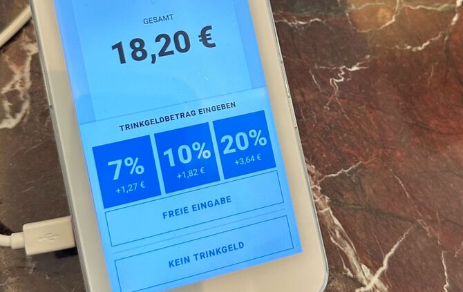 Trinkgeldoptionen auf dem Display eines Kartenlesegeräts