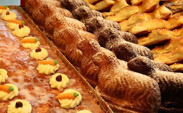 Zu Ostern besonders beliebt: Rüblikuchen und Osterlamm (Symbolfoto).