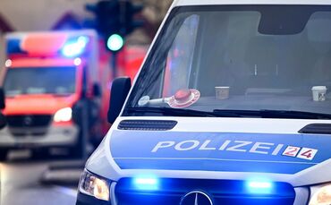 Polizei und Krankenwagen, Symbolbild