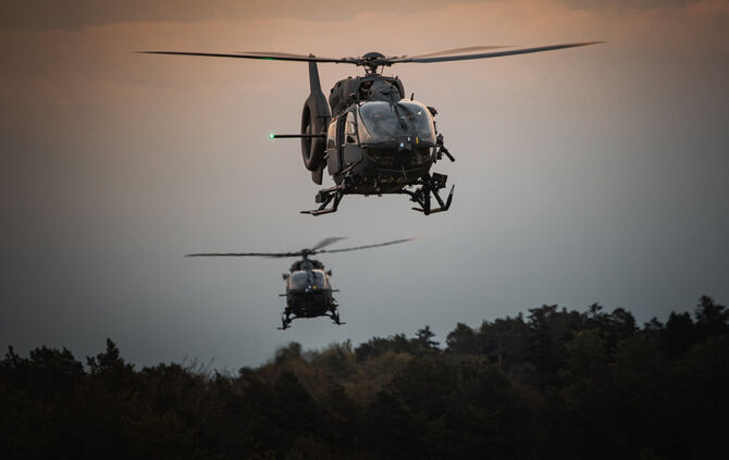 Ein Militär-Hubschrauber war nachts über Winterbach unterwegs (Symbolfoto).