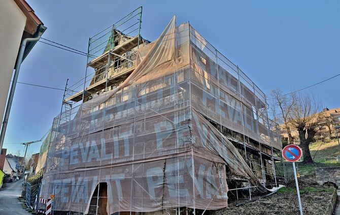 Seit Langem leer und in schlechtem Zustand: denkmalgeschütztes Haus in Beinstein, das älteste dieser Waiblinger Ortschaft.