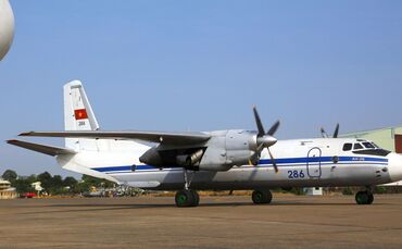 Militärflugzeug des Typs Antonow AN-26