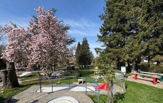 Die Saison wird am 3. April eröffnet: der Minigolfplatz mit Biergarten "Ins Nägele" liegt in einem Waldstück bei Schwaikheim (Ar