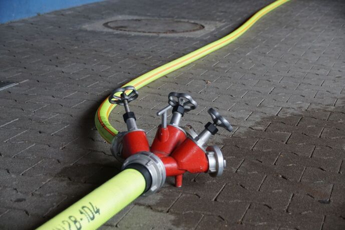 Korb: Dehnfugenbrand in Schule