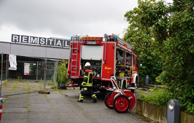 Korb: Dehnfugenbrand in Schule