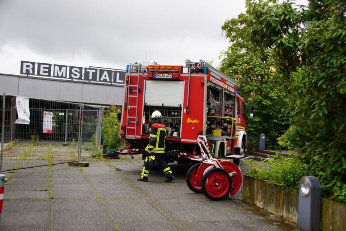 Korb: Dehnfugenbrand in Schule