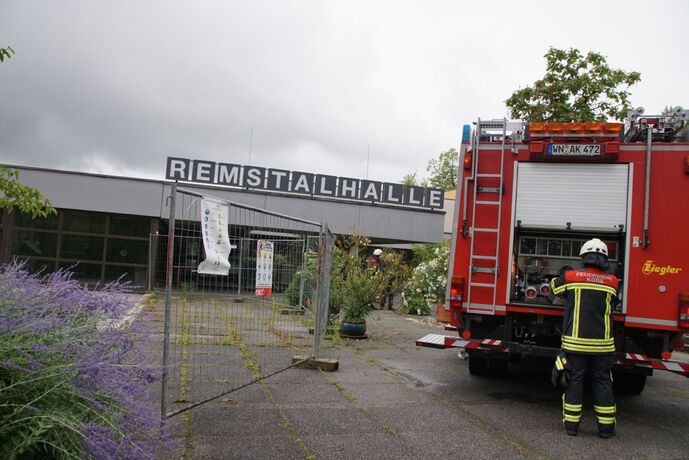Korb: Dehnfugenbrand in Schule