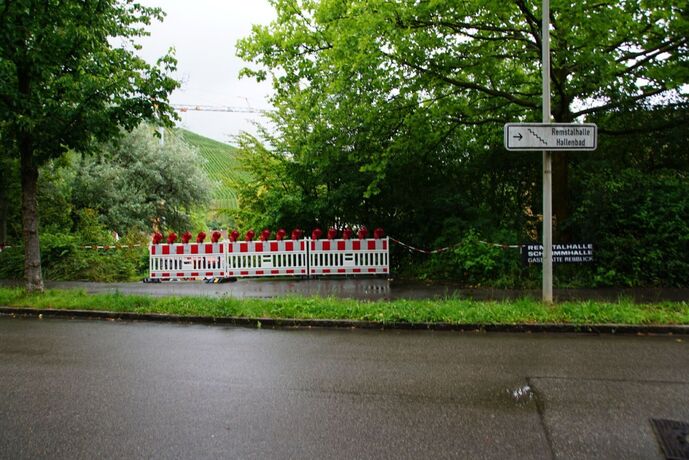 Korb: Dehnfugenbrand in Schule