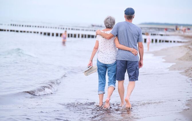 Die Lebenserwartung liegt 2024 fast genau auf dem Niveau von 2014, wie aus der Antwort der Regierung hervorgeht. (Symbolbild)