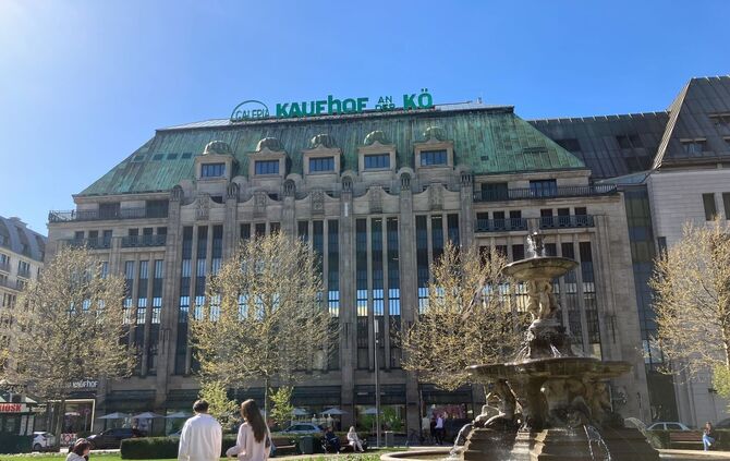 Die Diebe sind über die U-Bahn in das Galeria-Warenhaus an der Flaniermeile «Kö» eingestiegen.