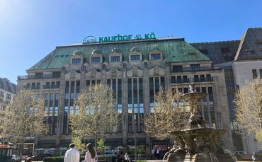 Die Diebe sind über die U-Bahn in das Galeria-Warenhaus an der Flaniermeile «Kö» eingestiegen.