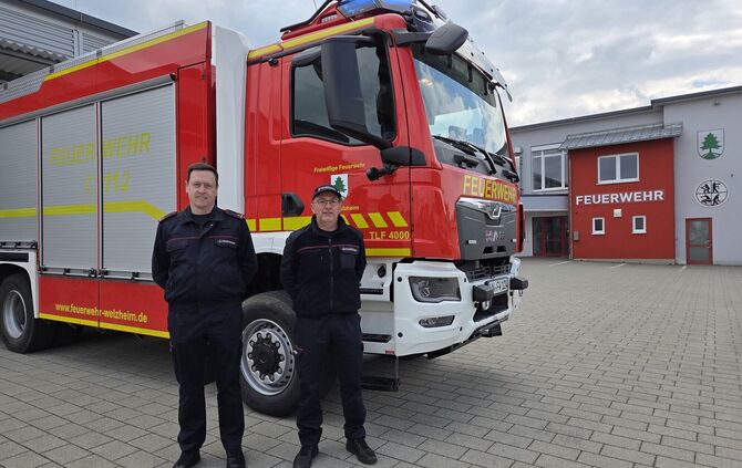 Das neue TLF 4000 hat sich bereits bewährt: Kommandant Jürgen Krauß (rechts) und 2. stellvertretender Kommandant Markus Schnabel