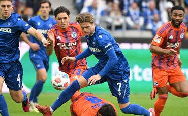 Das Heimspiel gegen Schalke gewann der KSC mit Dzenis Burnic (oben) mit 2:1. (Archivbild)