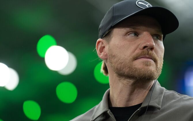 Gladbachs Trainer Eugen Polanski hat wieder mehr personelle Optionen. (Archivbild)