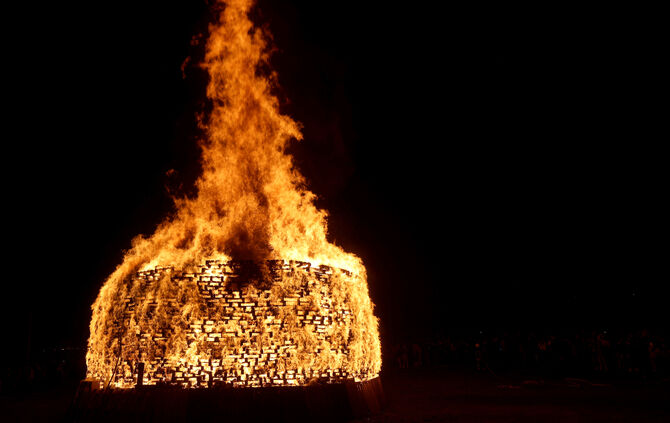 In Rettersburg findet am Samstag wieder das Osterfeuer statt (Archivfoto).