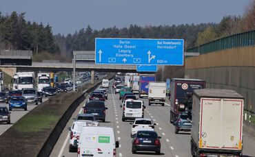 Auf vielen Autobahnen, wie hier auf der A9, herrschte am Donnerstagnachmittag reger Verkehr.