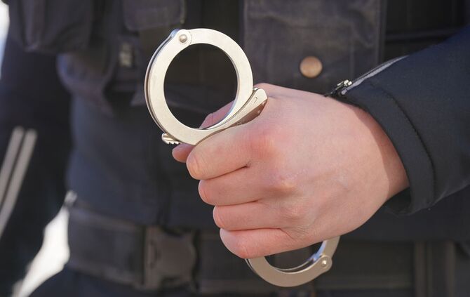 Die Polizei hat zwei Männer festgenommen. (Symbolbild)