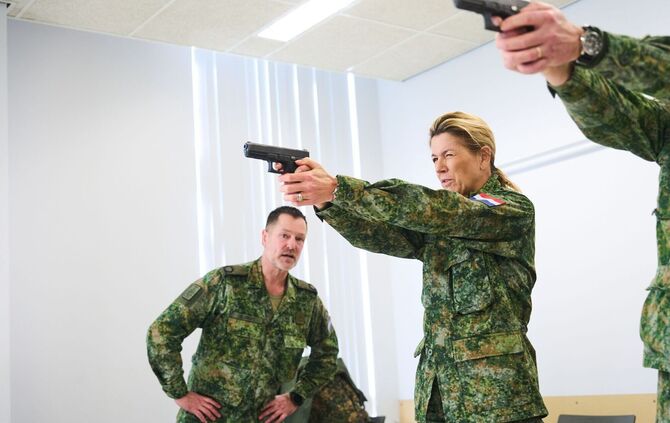 Königin Máxima startet Ausbildung als Reservistin