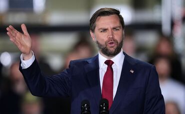 US-Vizepräsident JD Vance spricht zu Arbeitern in Michigan