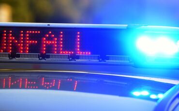 Symbolbild - Polizei sichert Unfallstelle