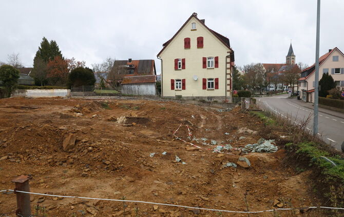 Direkt neben dem Café Westkastell ist eine Baulücke an der Schorndorfer Straße - hier will die Hutt-Stiftung zwei größere Wohnge