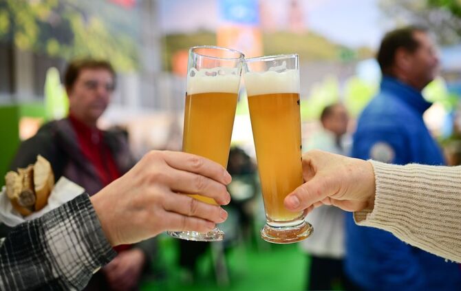 Vorsicht heißt es beim alkoholfreien Hefeweizen der Brauerei Gutmann. (Symbolbild)