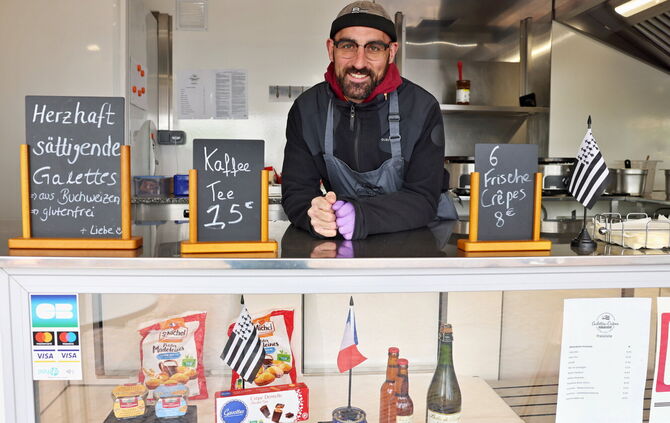 Rom Guervilly (31) in seinem Foodtruck.