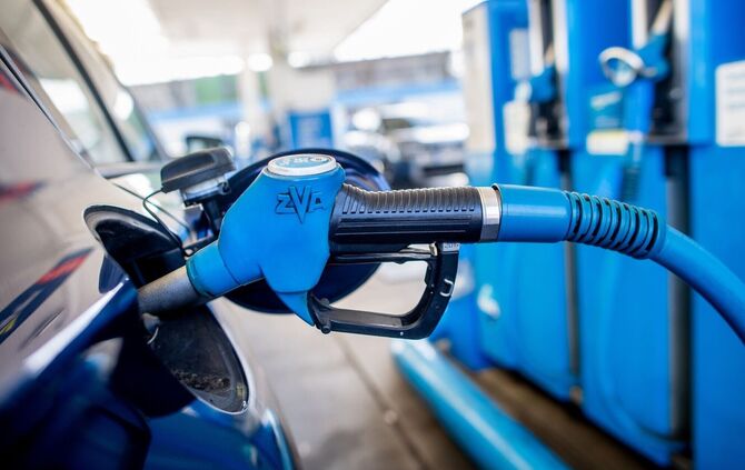 Seit Beginn des Iran-Kriegs gehen die Preise für Benzin und Diesel in Deutschland durch die Decke. (Symbolbild)