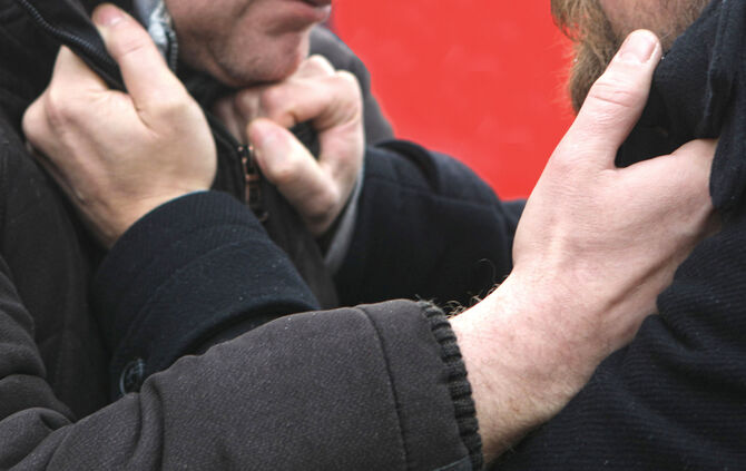 Mehrere Zeugen meldeten  eine größere Auseinandersetzung und Knallgeräusche. (Symbolfoto)