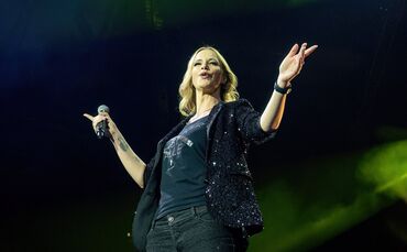 Sängerin Pia Malo wird beim Berglesbond-Richtfest auch Hits ihres Vaters "Olaf der Flipper" singen.